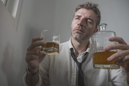признаки и диагнозы болезней и синдромов на стадиях алкоголизма 