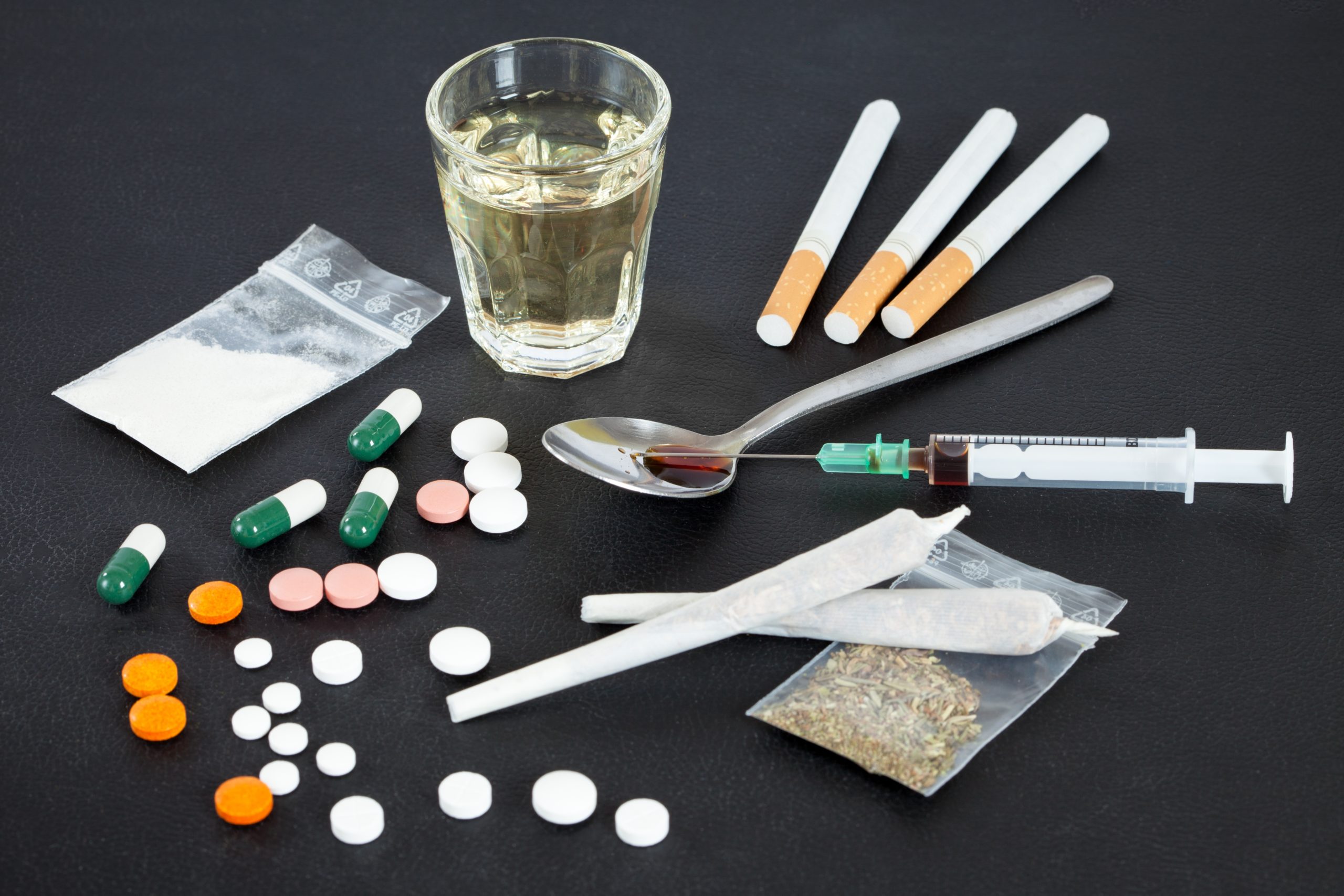 Подробнее о статье Тяжелые наркотики — список, отличия, где искать помощь